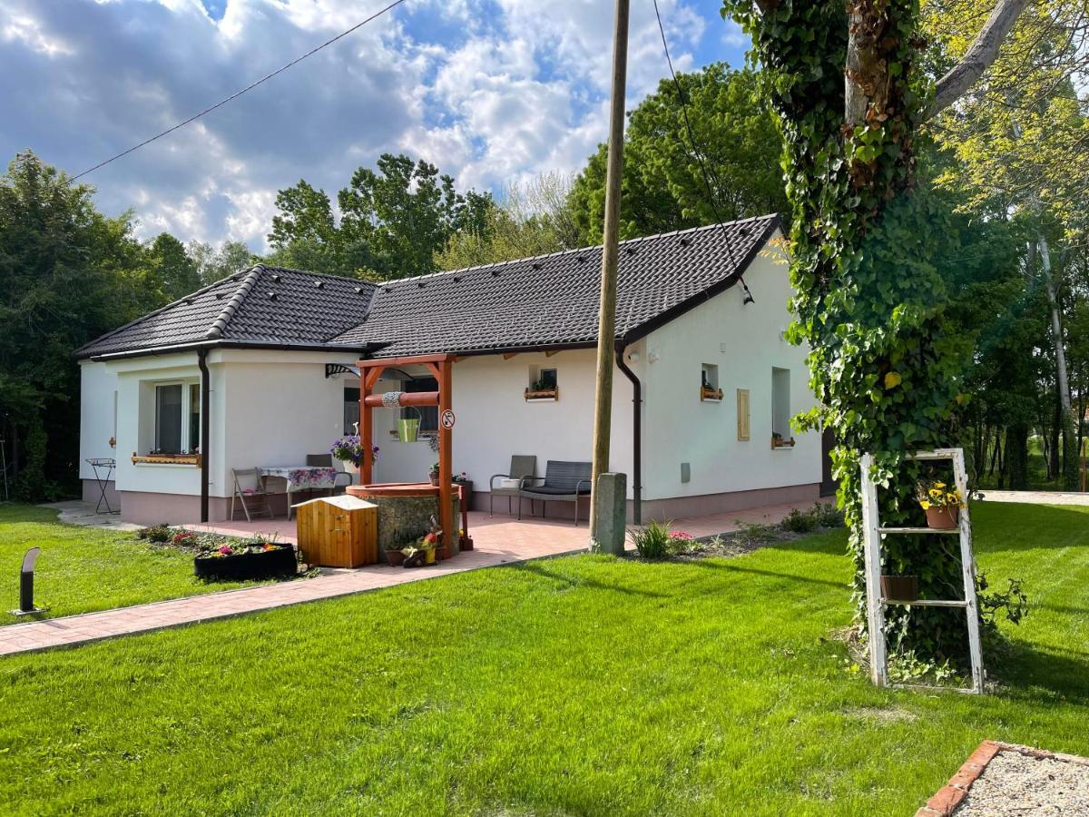Hidlab Apartman Kimle Екстериор снимка